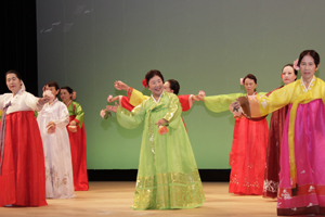 平和統一聯合近畿連合会韓国舞踊部