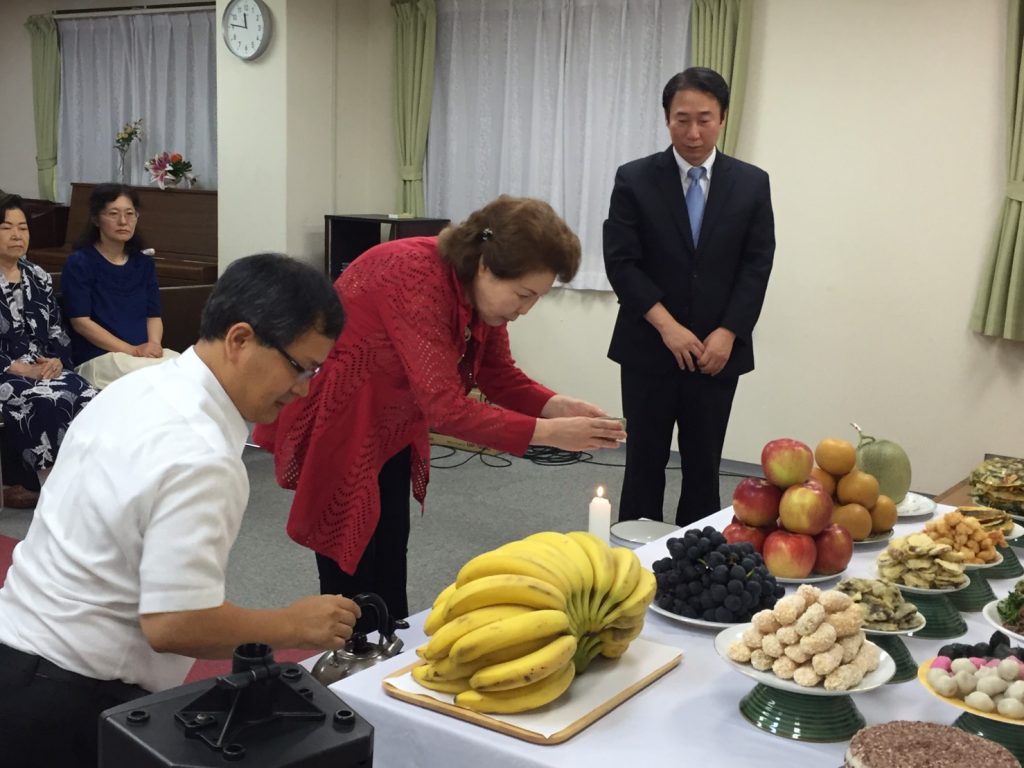 徐春子第９連合会会長が祭礼を捧げる