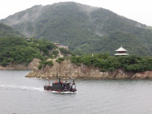 対潮楼からの弁天島の眺め