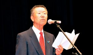 挨拶する金榮翯会長